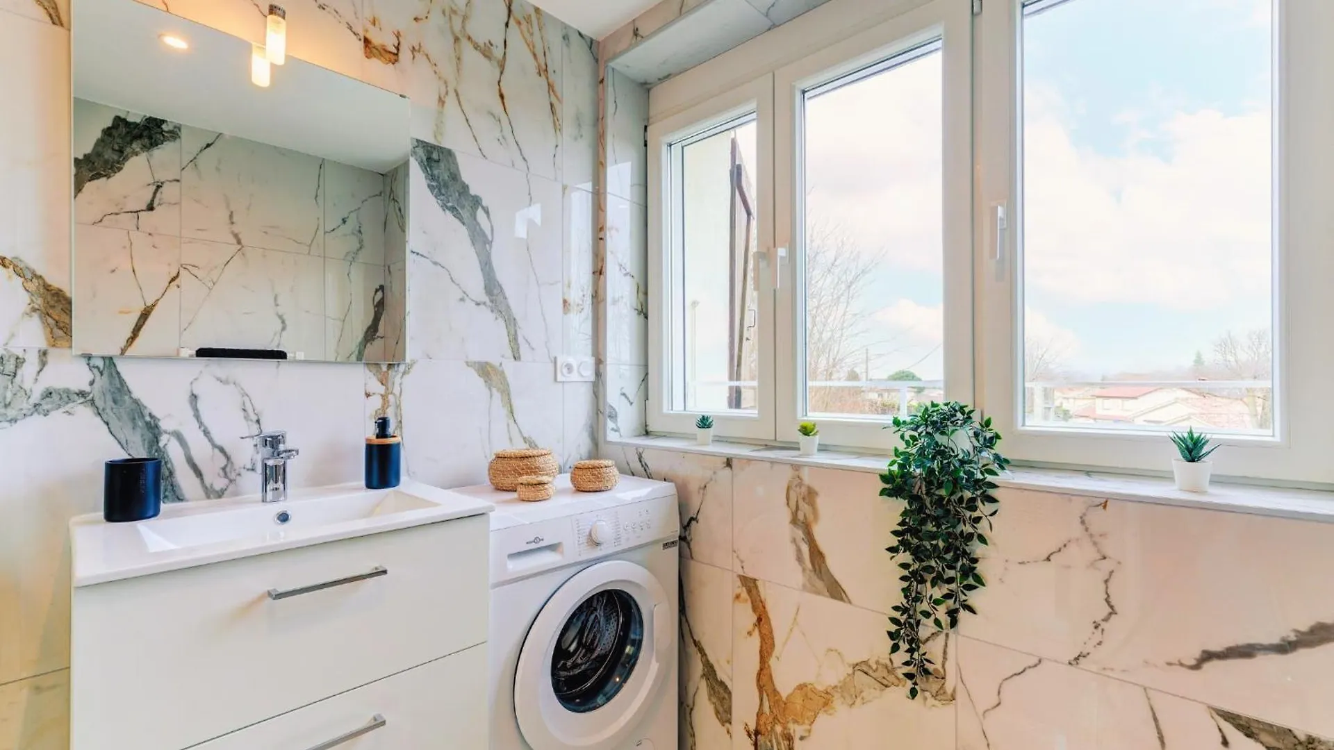 Amazone Prestige - Lyon Est Apartment Meyzieu